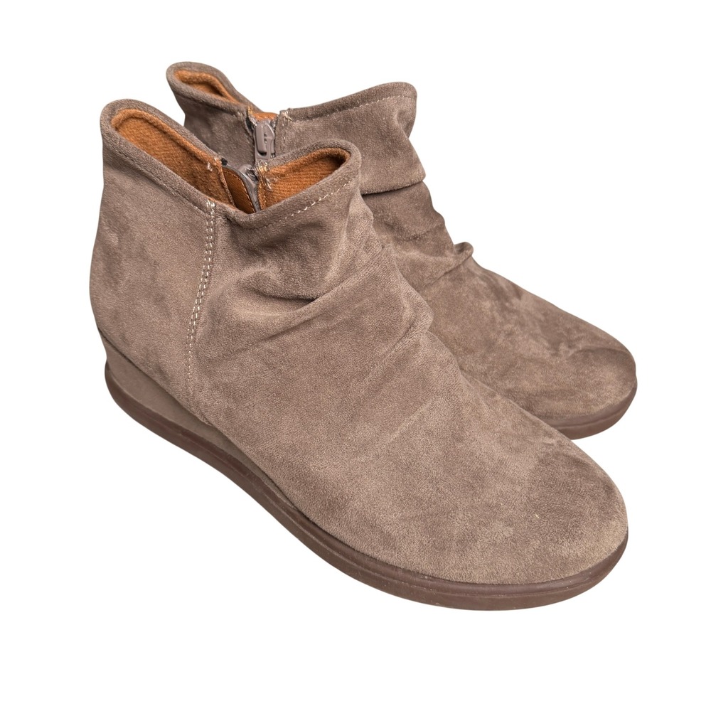 Sofft Eurosoft Suede Wedge Ankle Booties 8 Ruched  Taupe‎ Tan Zip Comfort Shoes